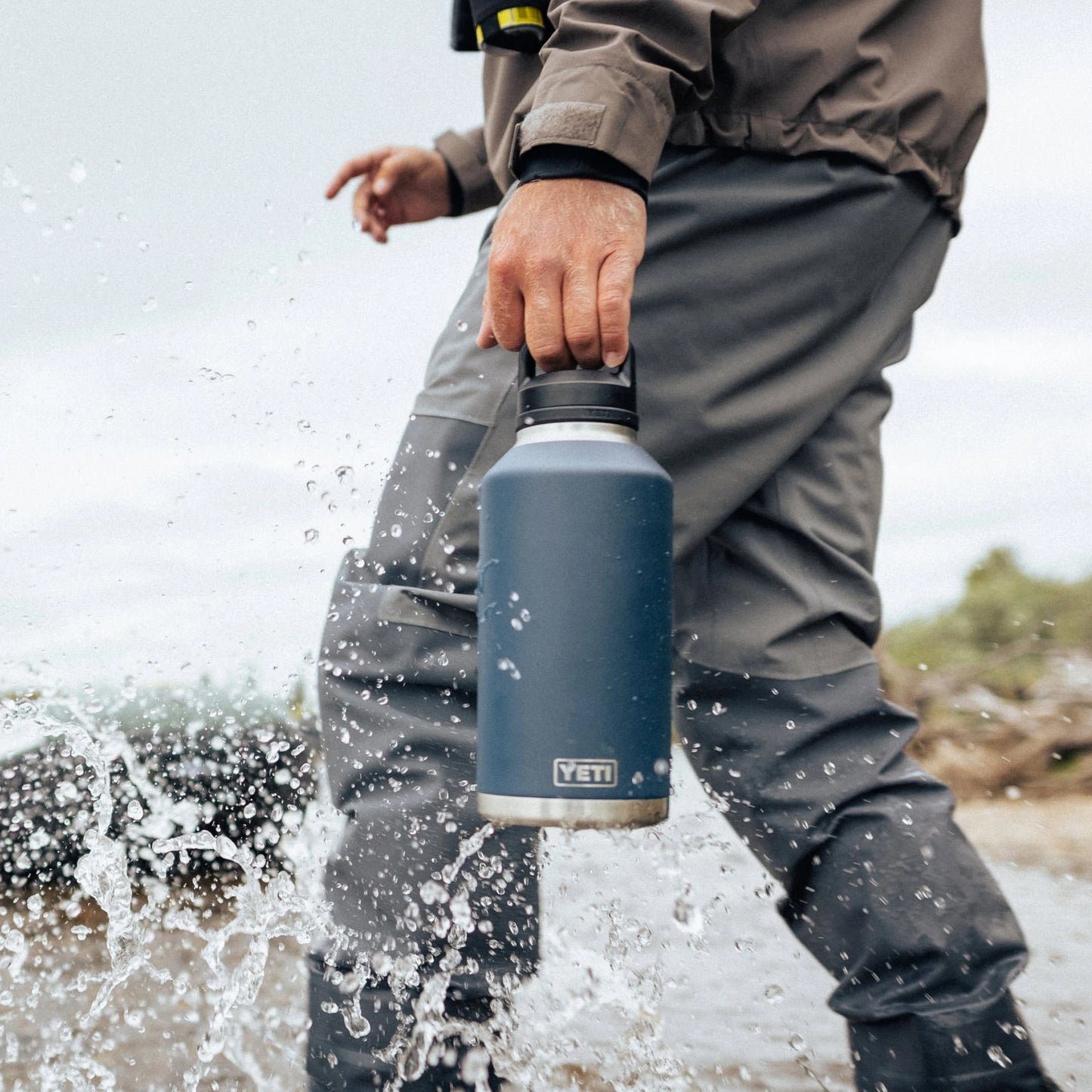 64 oz Water Bottle - US 9189