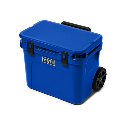 32 Wheeled Cooler - US 8172