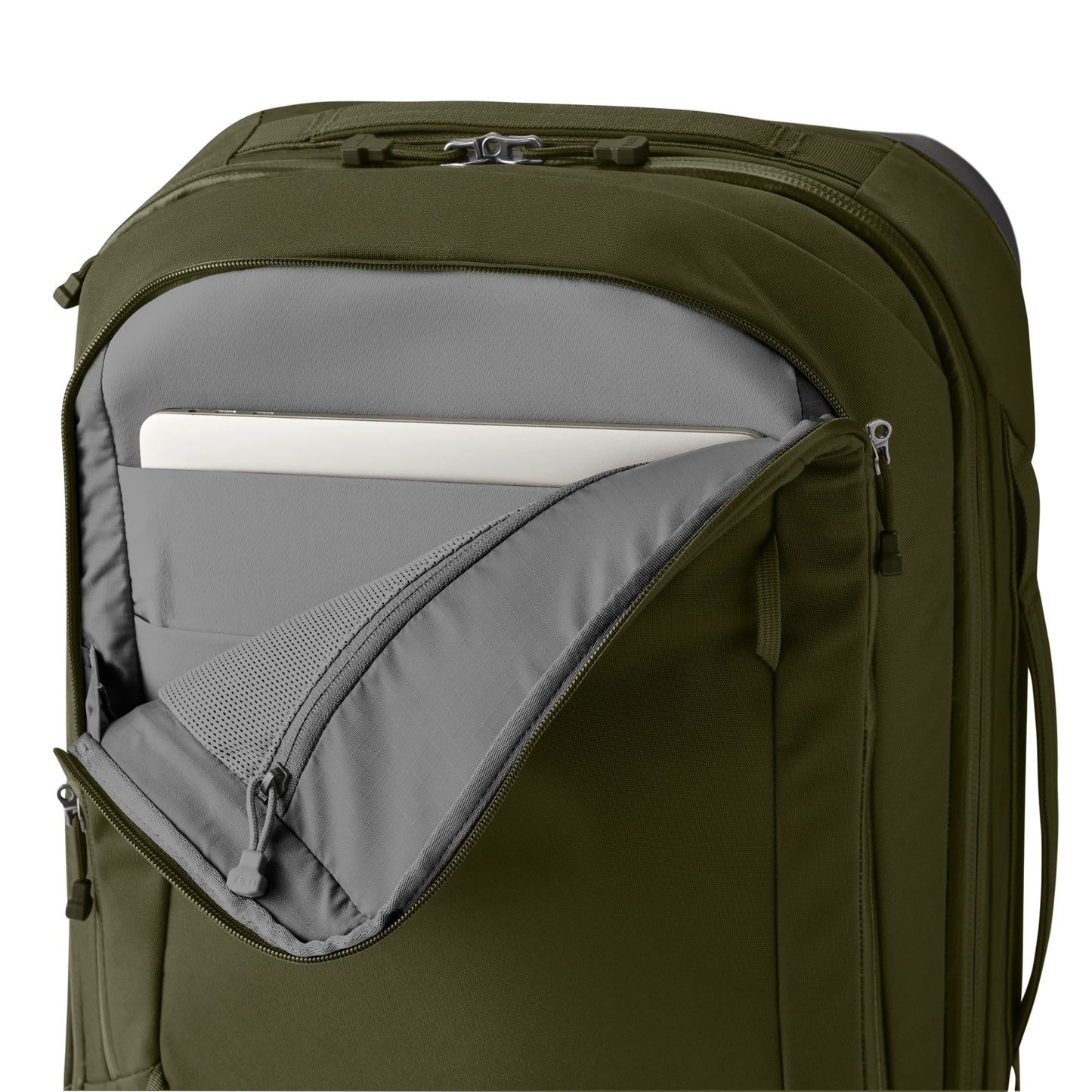 35L/22" Carry-On Luggage - US 5339