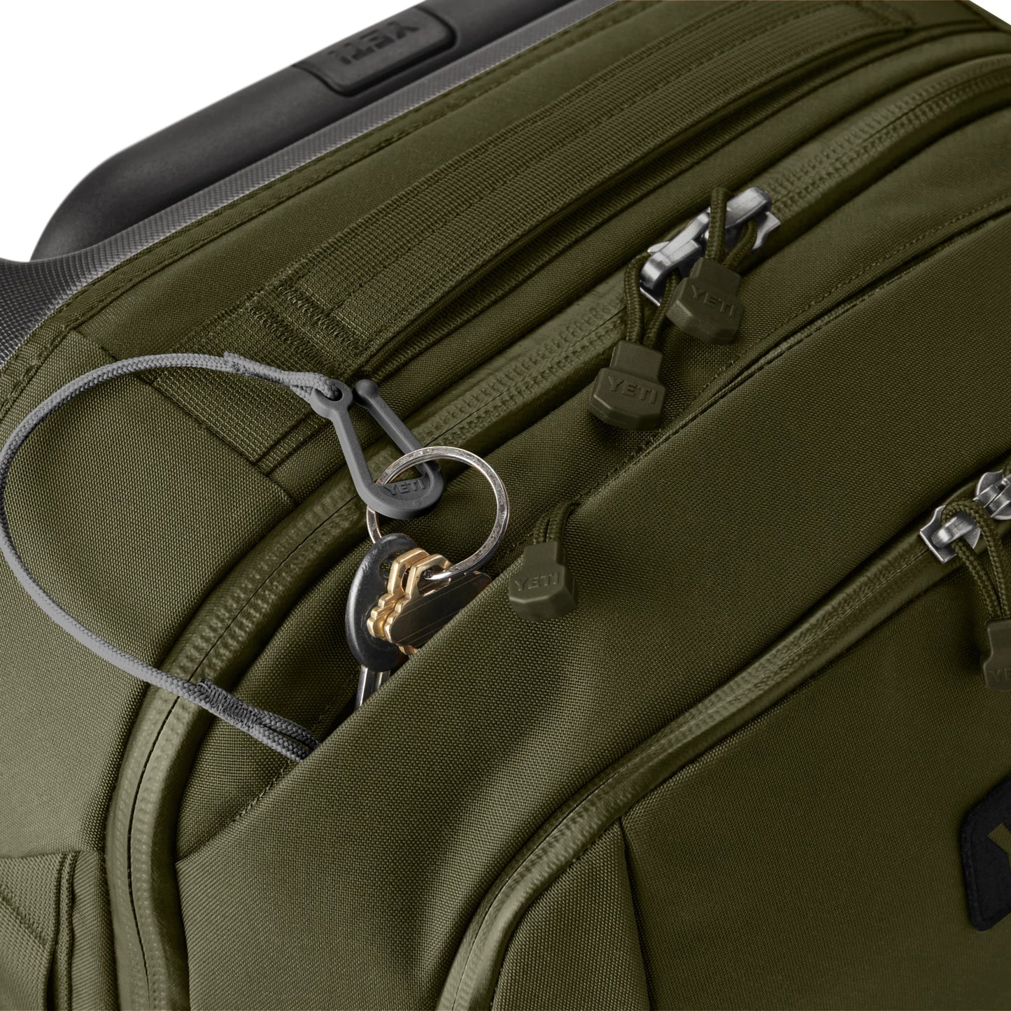 35L/22" Carry-On Luggage - US 5339