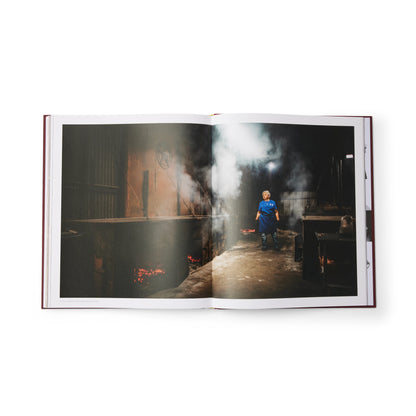 Smoke Coffee Table Book - US 5546